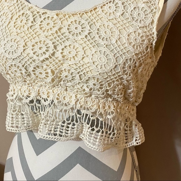 Phanuel Medium Cream Crop Top - Picture 2 of 8